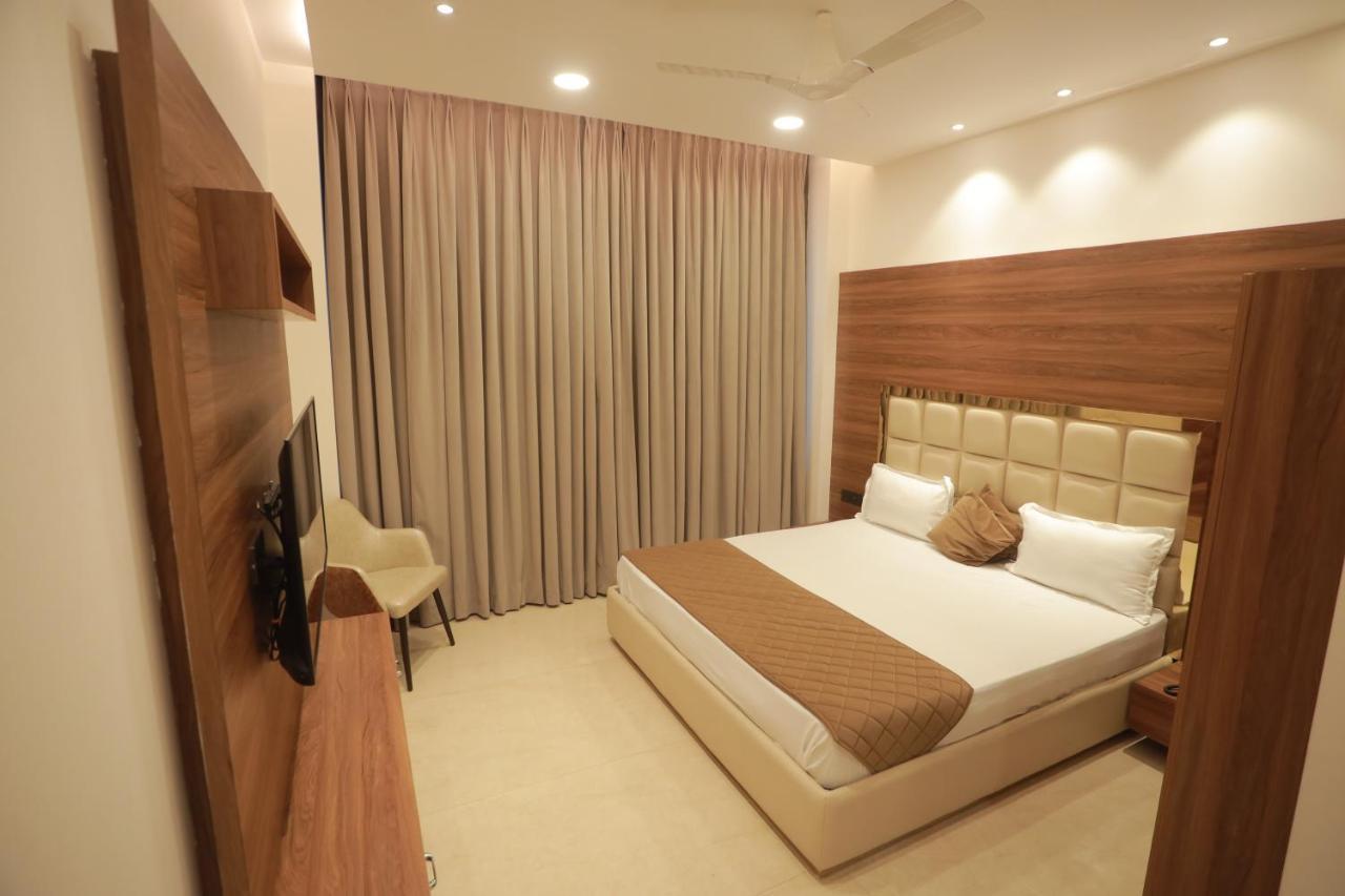 Ovel Hotel ルディヤーナー 部屋 写真